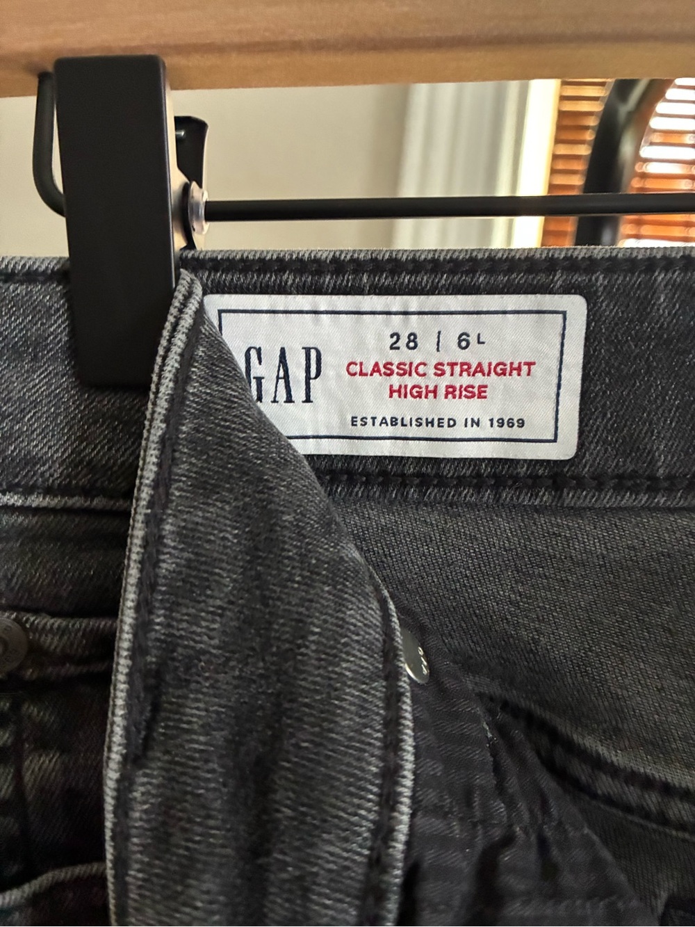 GAP Classic Straight High Rise - Picture 5 of 5